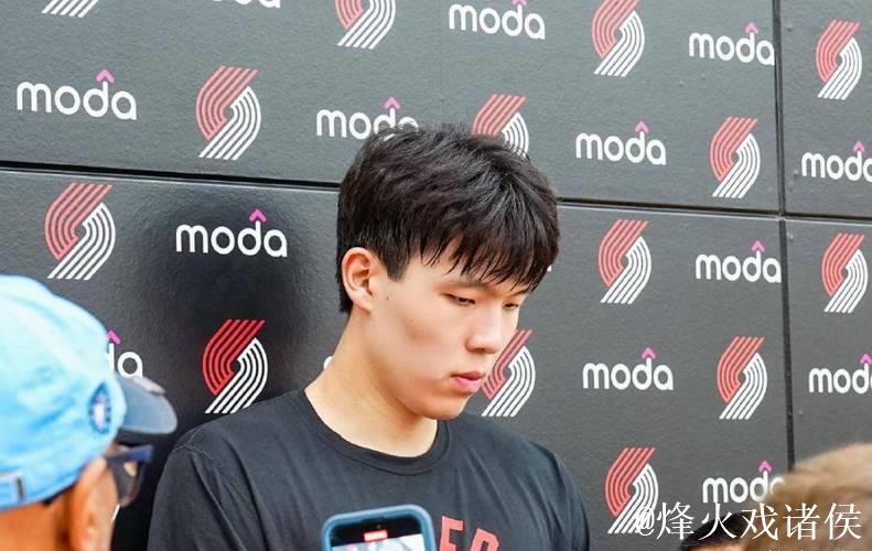 杨瀚森赛后采访称要笑着享受比赛