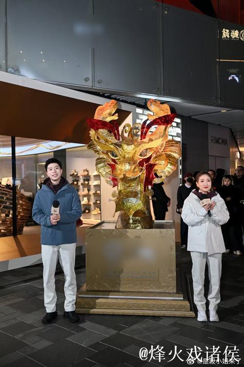 马龙刘诗雯三里屯同框,冷白皮龙队状态佳 马龙刘诗雯三里屯同框,冷白皮龙队状态佳